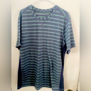 Lululemon men’s large tshirt